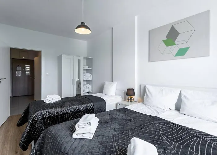 Urban Chic - Warsaw Stays - Rondo Onz - City Center - Pereca